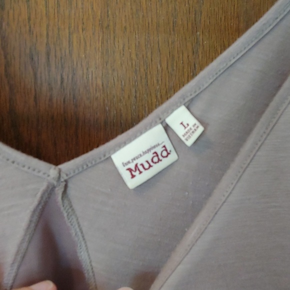 Mudd V neck top - Picture 5 of 5